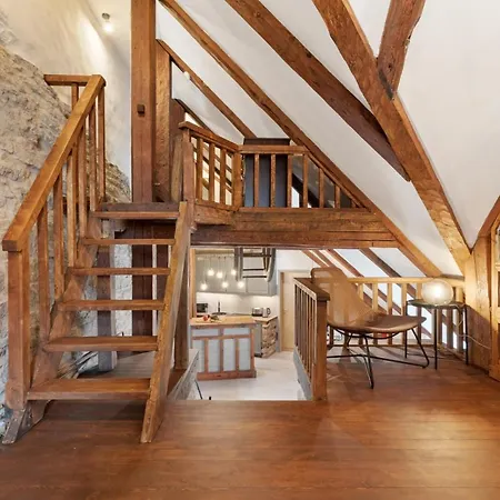 Hilltop - Old Town Kuninga