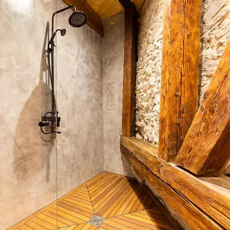 Hilltop - Old Town Kuninga Appartement