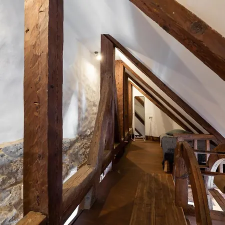 Hilltop - Old Town Kuninga *