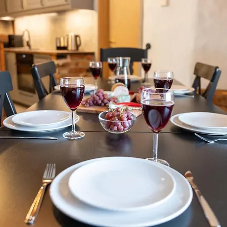 Hilltop - Old Town Kuninga Appartement *