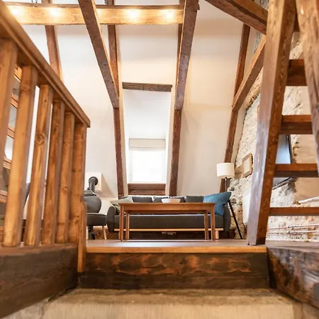 Hilltop - Old Town Kuninga Appartement