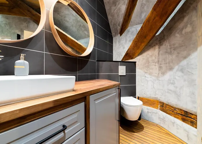 Hilltop - Old Town Kuninga Appartement