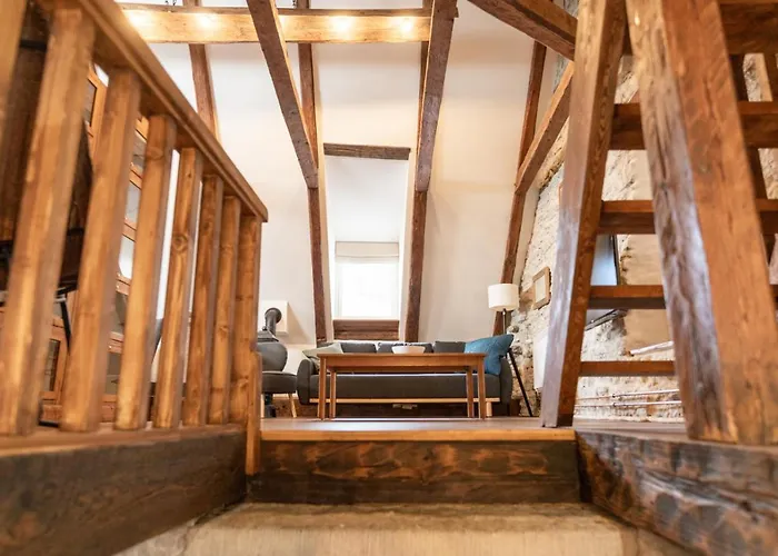 Hilltop - Old Town Kuninga Appartement