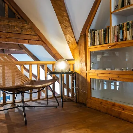 Hilltop - Old Town Kuninga アパート *